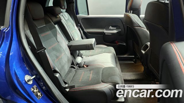 Mercedes-Benz GLB-Class 2020 — photo 12