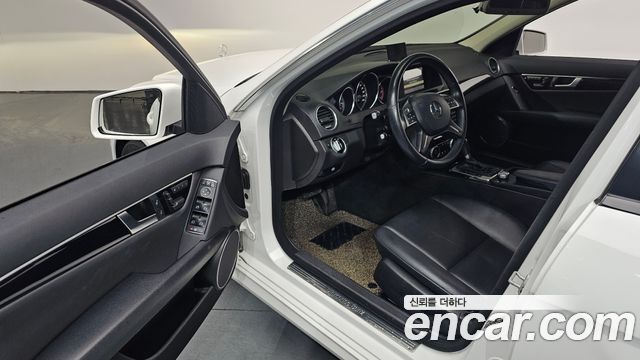 Mercedes-Benz C-Class 2014 — photo 11