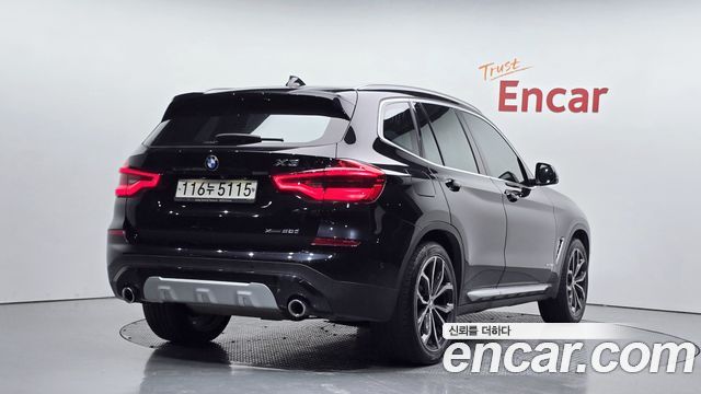 BMW X3 2018 — photo 2