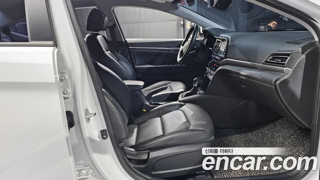 Hyundai AVANTE 2020 — photo 11