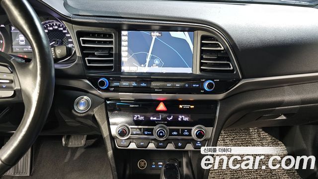 Hyundai AVANTE 2020 — photo 17