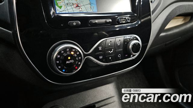 Renault Korea QM3 2018 — photo 15