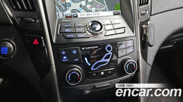 Hyundai Sonata 2012 — photo 17
