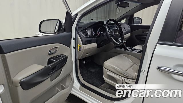 Kia Canival 2019 — photo 10