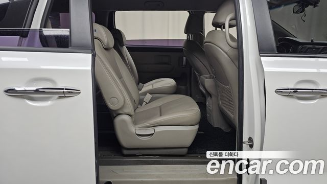 Kia Canival 2019 — photo 12