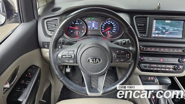 Kia Canival 2019 — photo 13