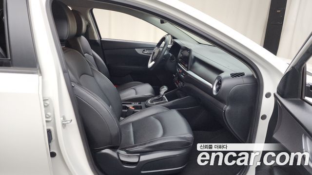 Kia K3 2022 — photo 11