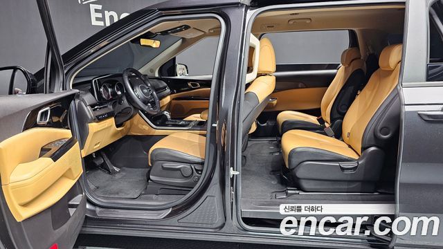 Kia Canival 2021 — photo 18