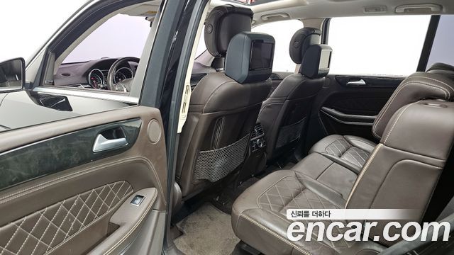 Mercedes-Benz GLS-Class 2017 — photo 11