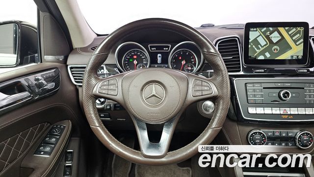 Mercedes-Benz GLS-Class 2017 — photo 13