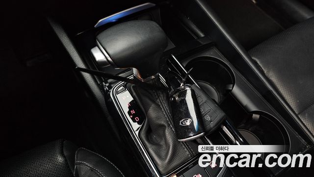 Kia K7 2018 — photo 9