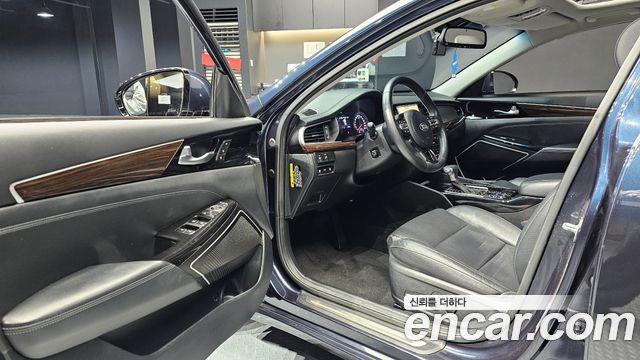Kia K7 2018 — photo 11