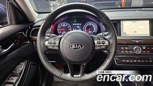 Kia K7 2018 — photo 13