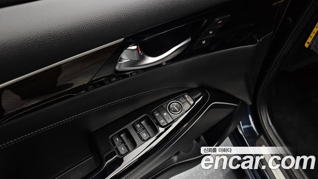 Kia K7 2018 — photo 16