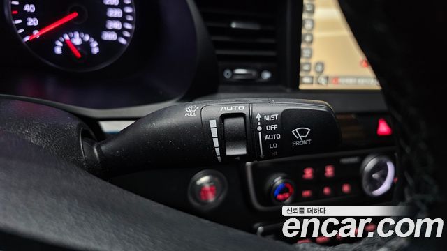 Kia K7 2018 — photo 17
