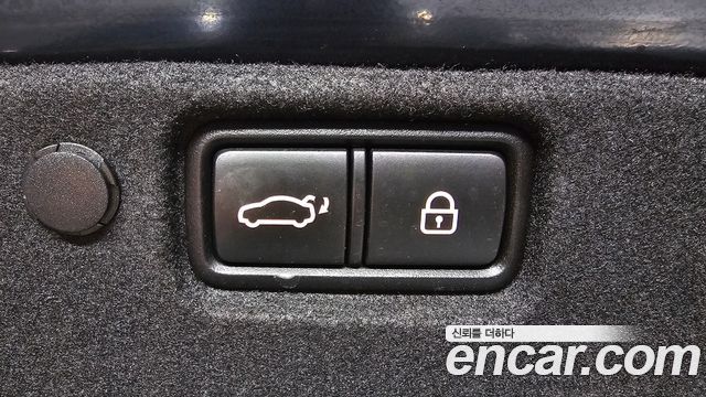 Kia K7 2018 — photo 20