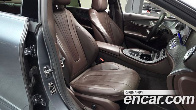 Mercedes-Benz CLS-Class 2021 — photo 10