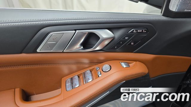 BMW X7 2021 — фото 17