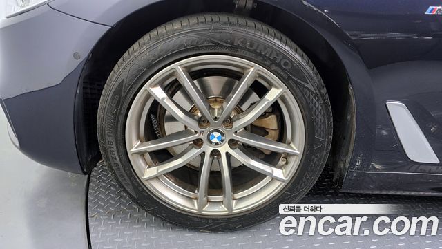BMW 5-Series 2018 — photo 5