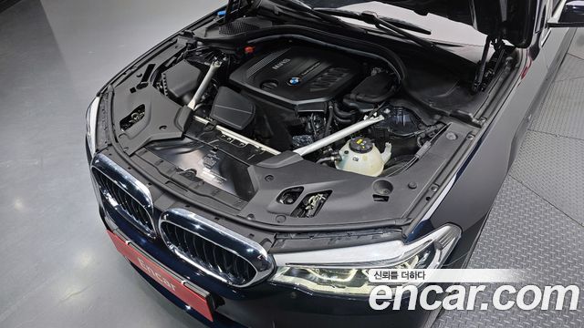 BMW 5-Series 2018 — photo 6