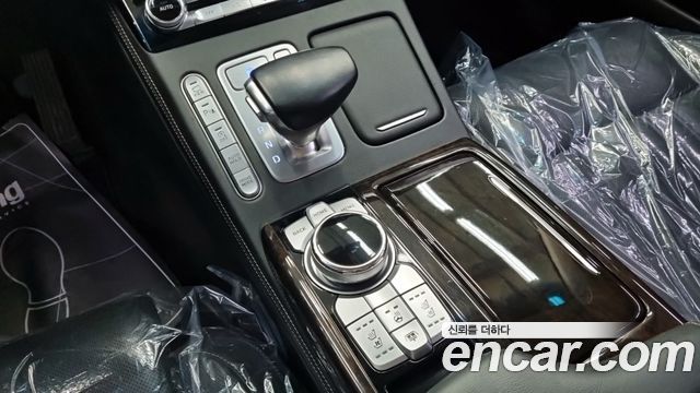 Genesis G90 2019 — photo 10