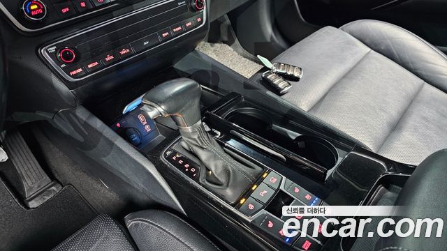 Kia K7 2017 — photo 9