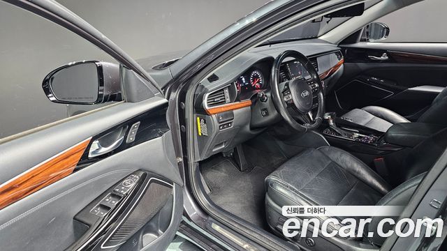 Kia K7 2017 — photo 11