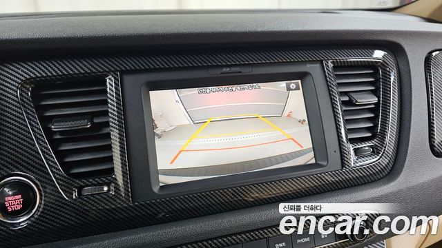 Kia Canival 2017 — photo 17