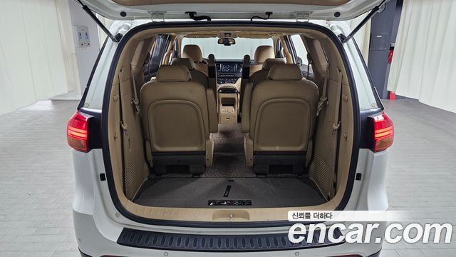 Kia Canival 2017 — photo 20