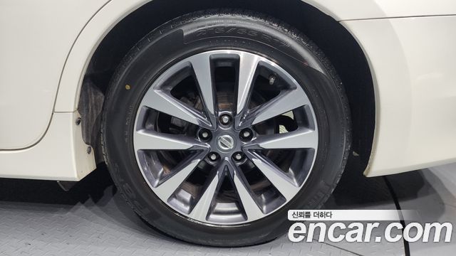 Nissan Altima 2017 — photo 5