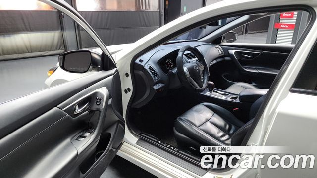 Nissan Altima 2017 — photo 10