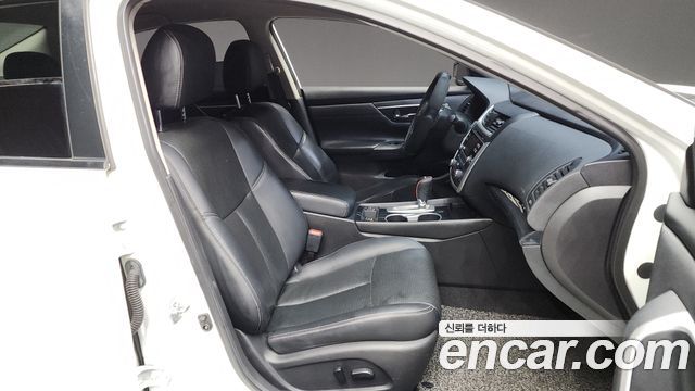 Nissan Altima 2017 — photo 11