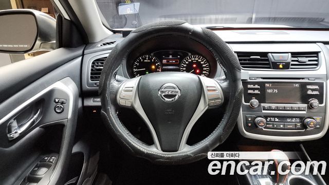 Nissan Altima 2017 — photo 13