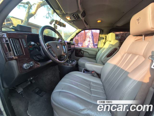 Chevrolet Express Van 2015 — photo 11