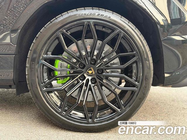 Lamborghini Urus 2026 — photo 6
