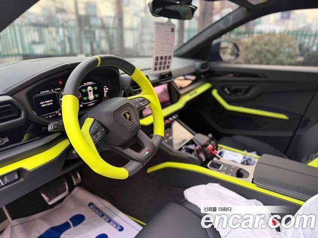 Lamborghini Urus 2026 — photo 8