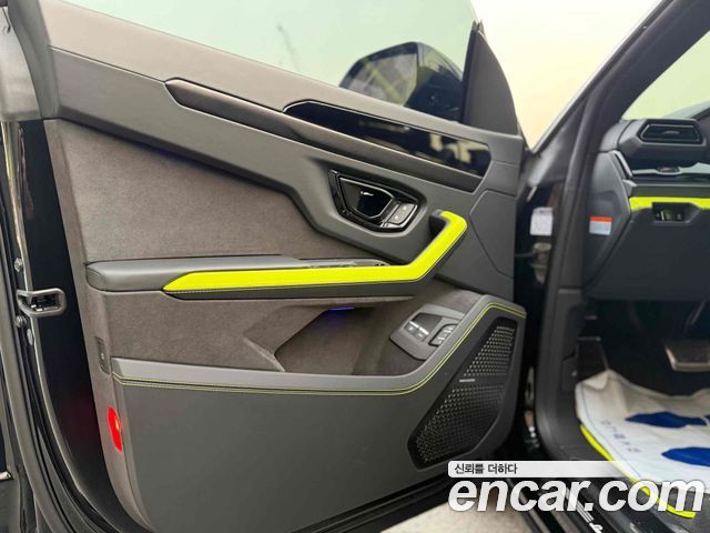 Lamborghini Urus 2026 — photo 9