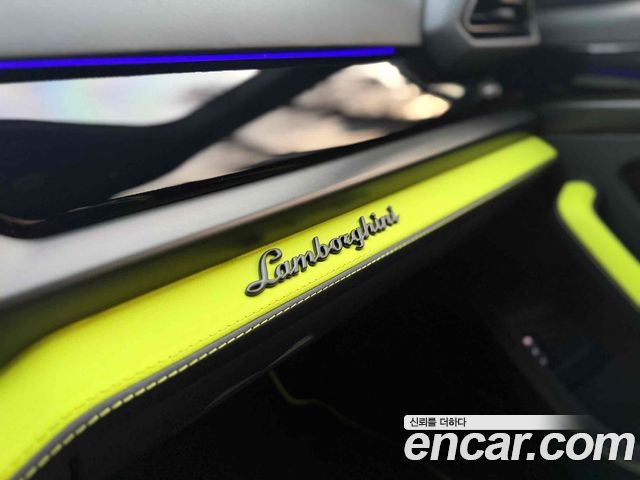 Lamborghini Urus 2026 — photo 11