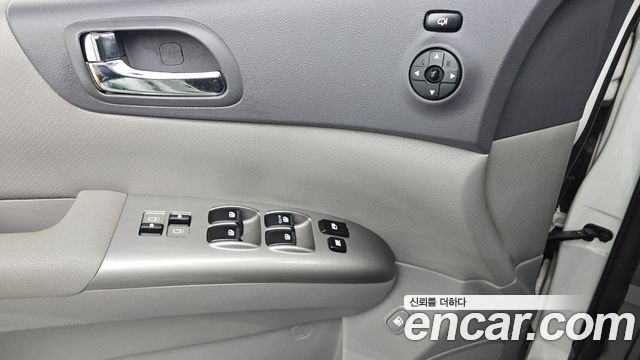 Kia Canival 2013 — photo 18