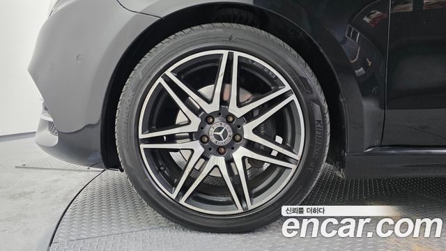 Mercedes-Benz V-Class 2018 — photo 5