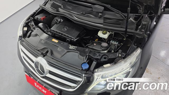 Mercedes-Benz V-Class 2018 — photo 6