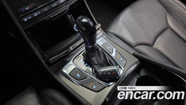 Hyundai Grandeur 2015 — photo 9