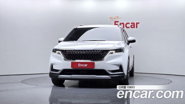 Kia Canival 2023 — photo 3
