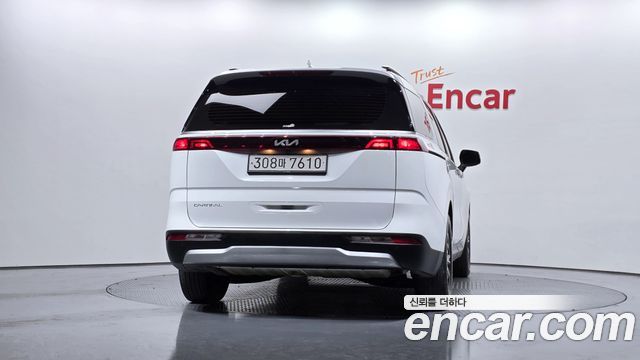 Kia Canival 2023 — photo 4