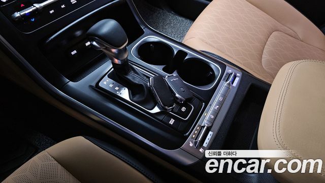 Kia Canival 2023 — photo 9
