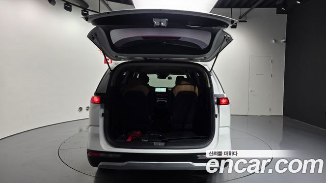 Kia Canival 2023 — photo 20
