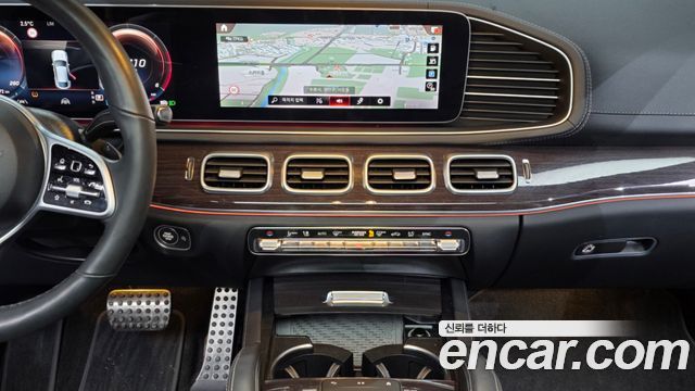 Mercedes-Benz GLE-Class 2021 — photo 14