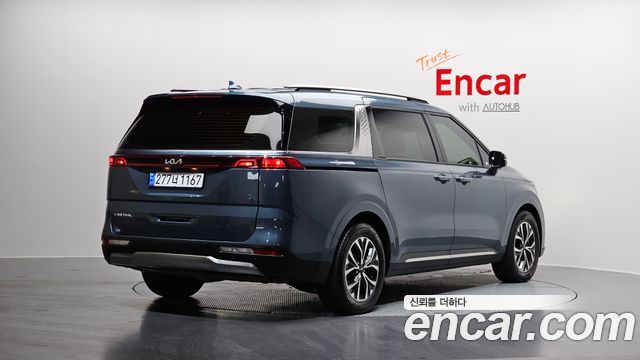 Kia Canival 2022 — photo 2