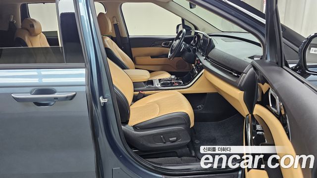 Kia Canival 2022 — photo 11