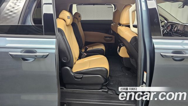 Kia Canival 2022 — photo 12
